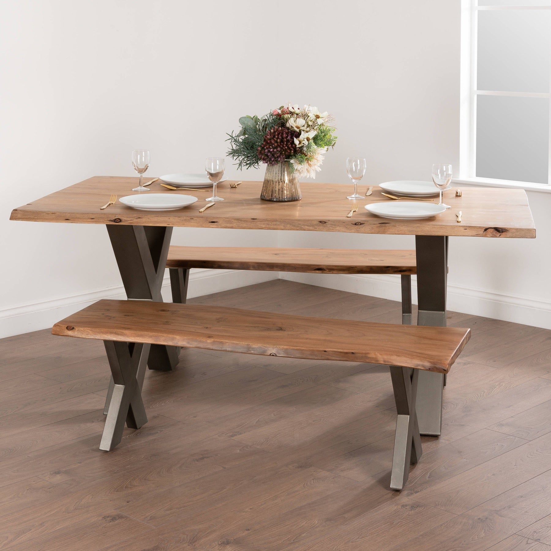 Handcrafted Acacia Wood 4 Seater Dining Table